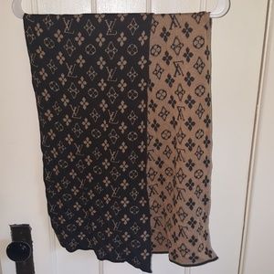 Louis Vuitton logo print knit scarf